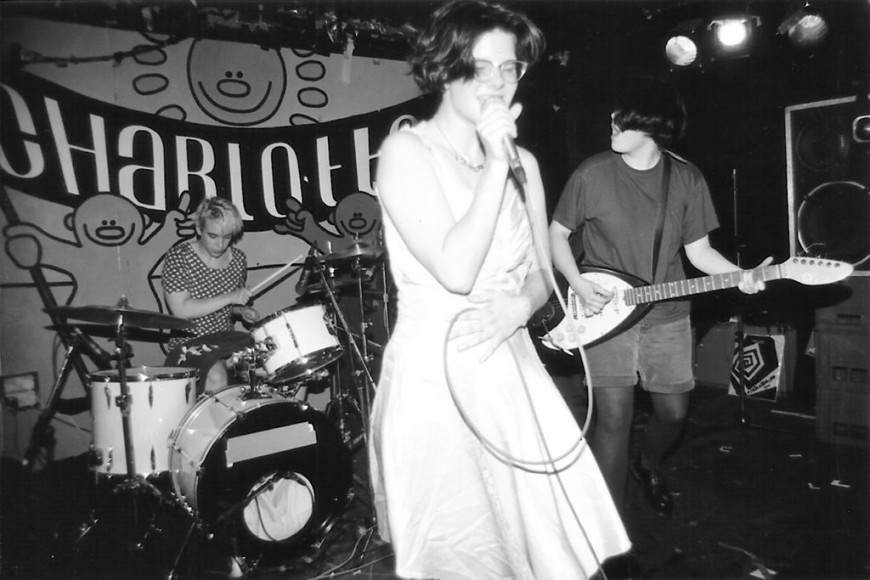 Concierto de Bratmobile en 1994 en Leicester, Inglaterra./ Greg Neate