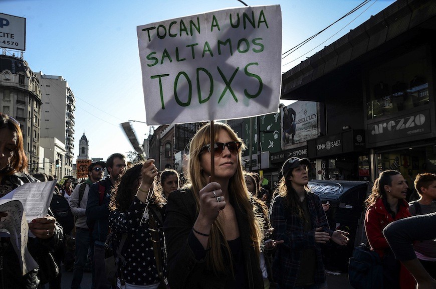 Tocan a una y saltamos todxs