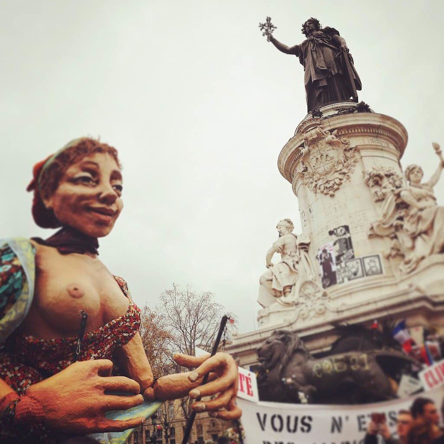 Clima y Republique, cara a cara, en una manifestación contra el cambio climático./ L.M.