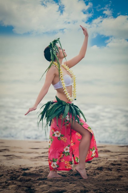 Ester López bailando Ori Tahití