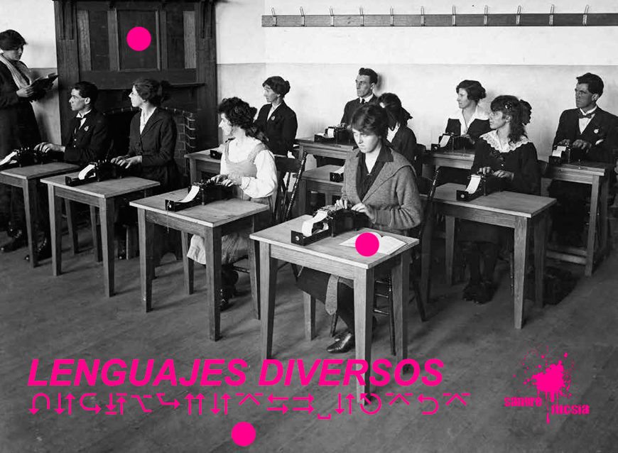 Sangre Fucsia - Alumnas en clase de taquigrafía