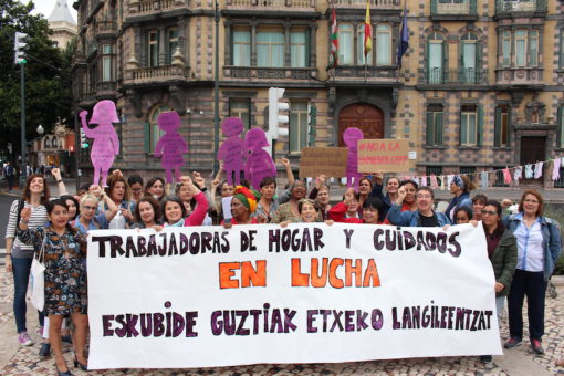 Trabajadoras de hogar y de cuidados se manifiestan en Bilbao por el reconocimiento de sus derechos y contra la enmienda 6777. 27/06/2018.