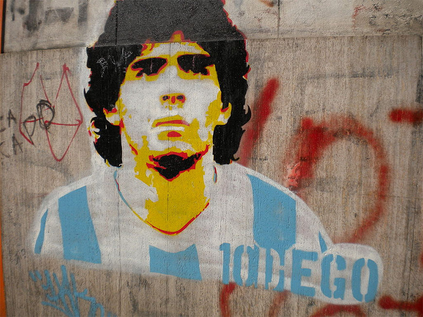 Grafiti de Diego Maradona en el barrio de La Boca, ciudad de Buenos Aires.- Cadaverexquisito (Wikimedia Commons)