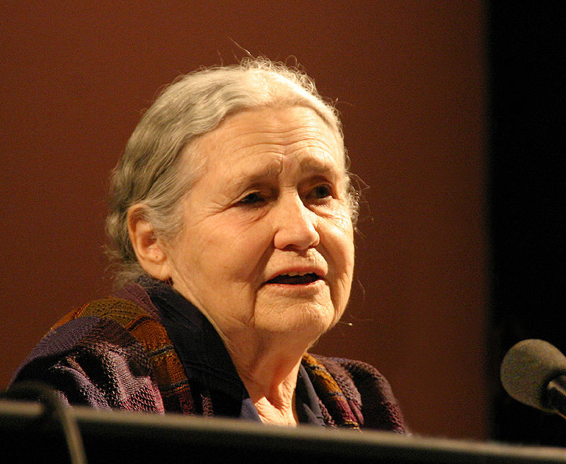  Doris Lessing durante una intervención en un congreso de literatura. Fótografa: Elke Wetzig