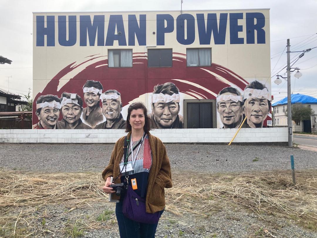 Carmen Grau Vila, investigando la reconstrucción en Futaba (Fukushima) tras el terremoto, tsunami y accidente nuclear de 2011./ Foto cedida