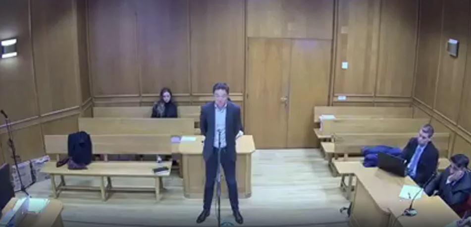 Pantallazo del vídeo filtrado en el que Íñigo Errejón está declarando ante el juez.